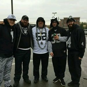 Meet your Posher, Derrick